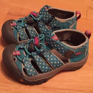 KEEN Waterproof Toddler Shoes size 8